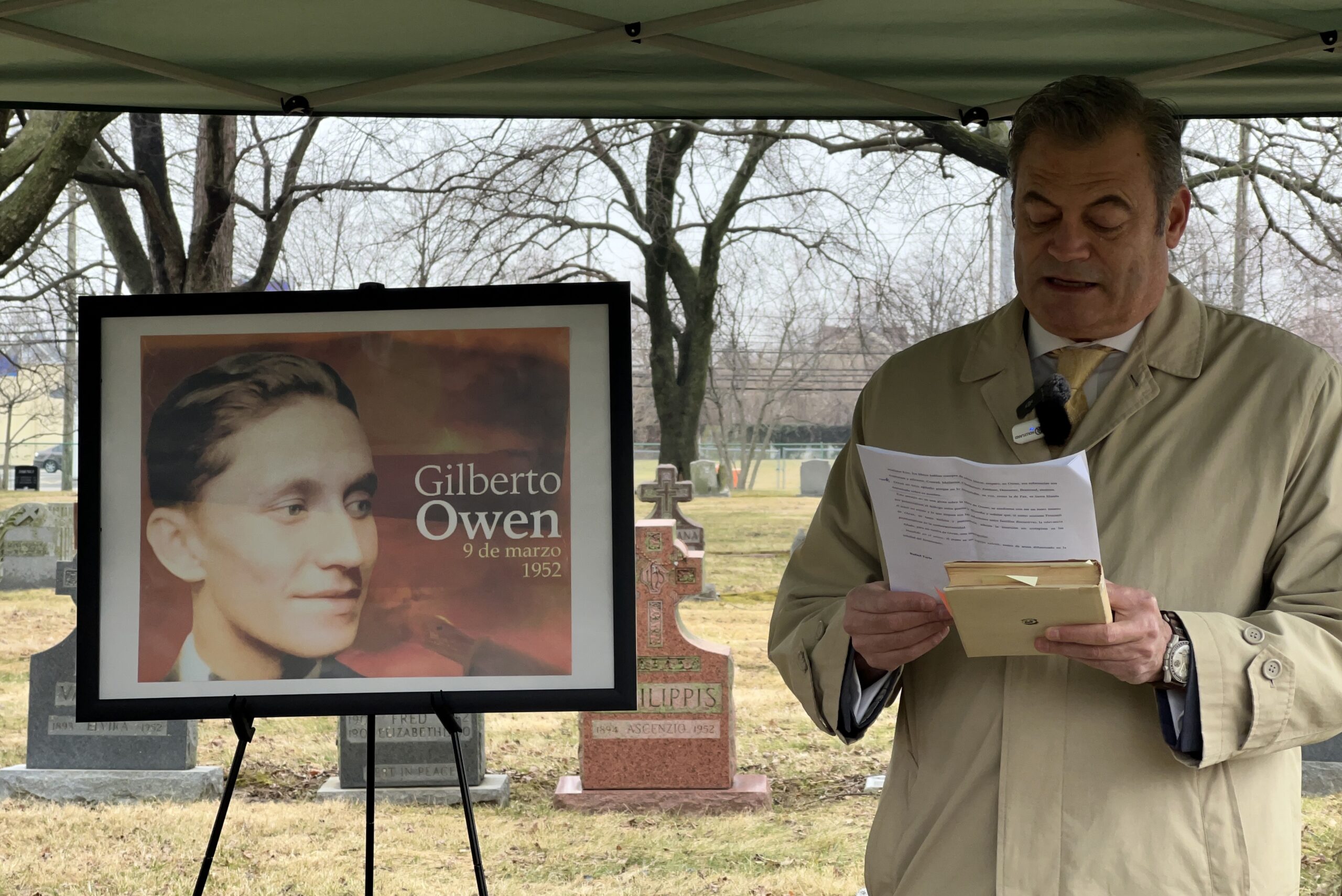 Gilberto Owen, y consul de Mexico en Filadelfia