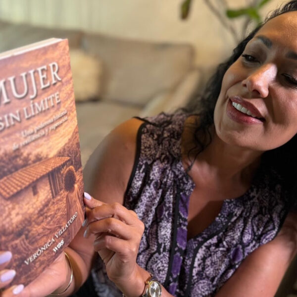 Verónica Villatoro lanza "Mujer sin límite": el libro que narra el camino de El Salvador a Hollywood.