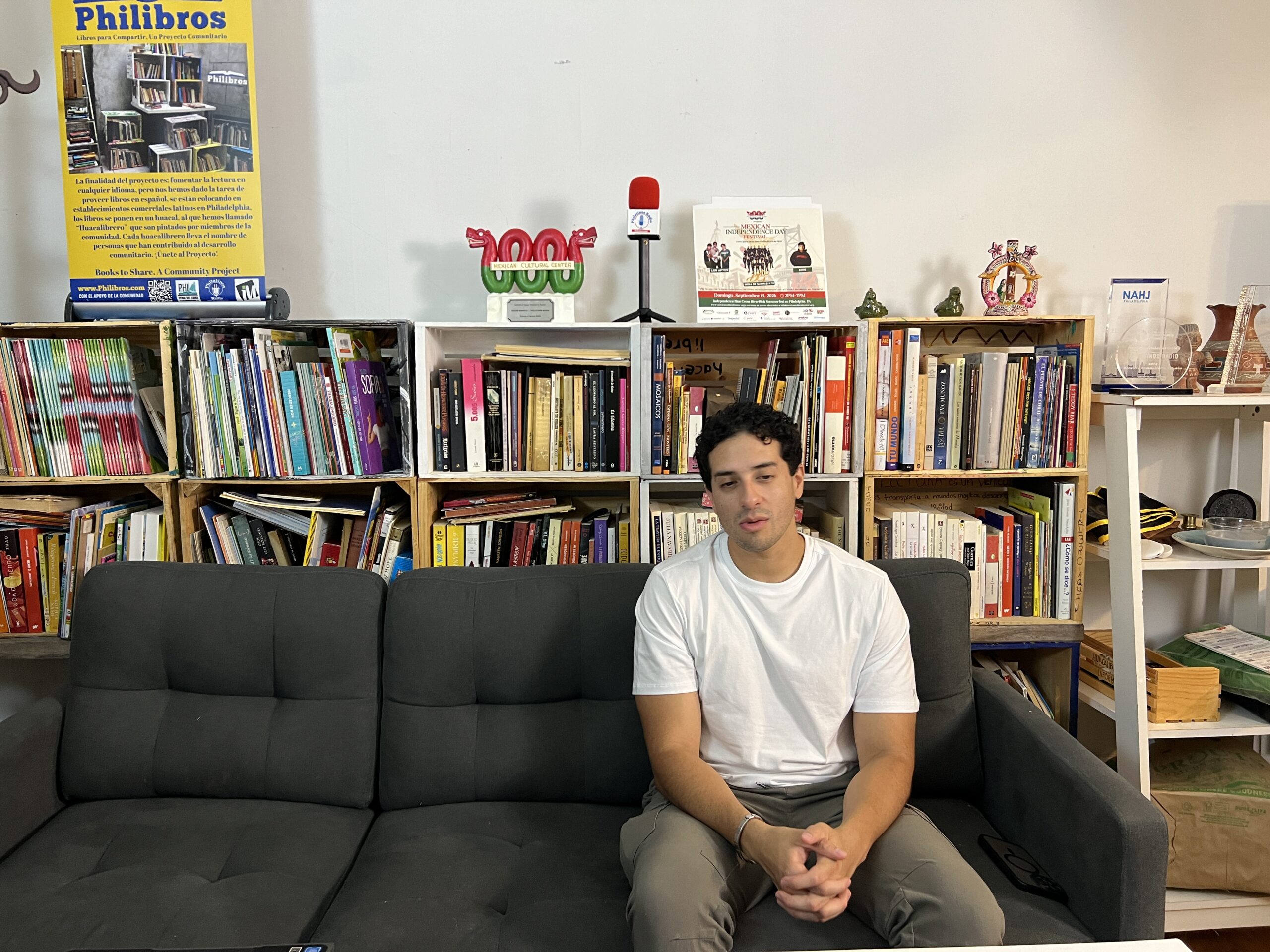 Kevin Guzmán, Philatinos Radio, comunidad latina en Filadelfia, música latina bilingüe, migración mixteca.