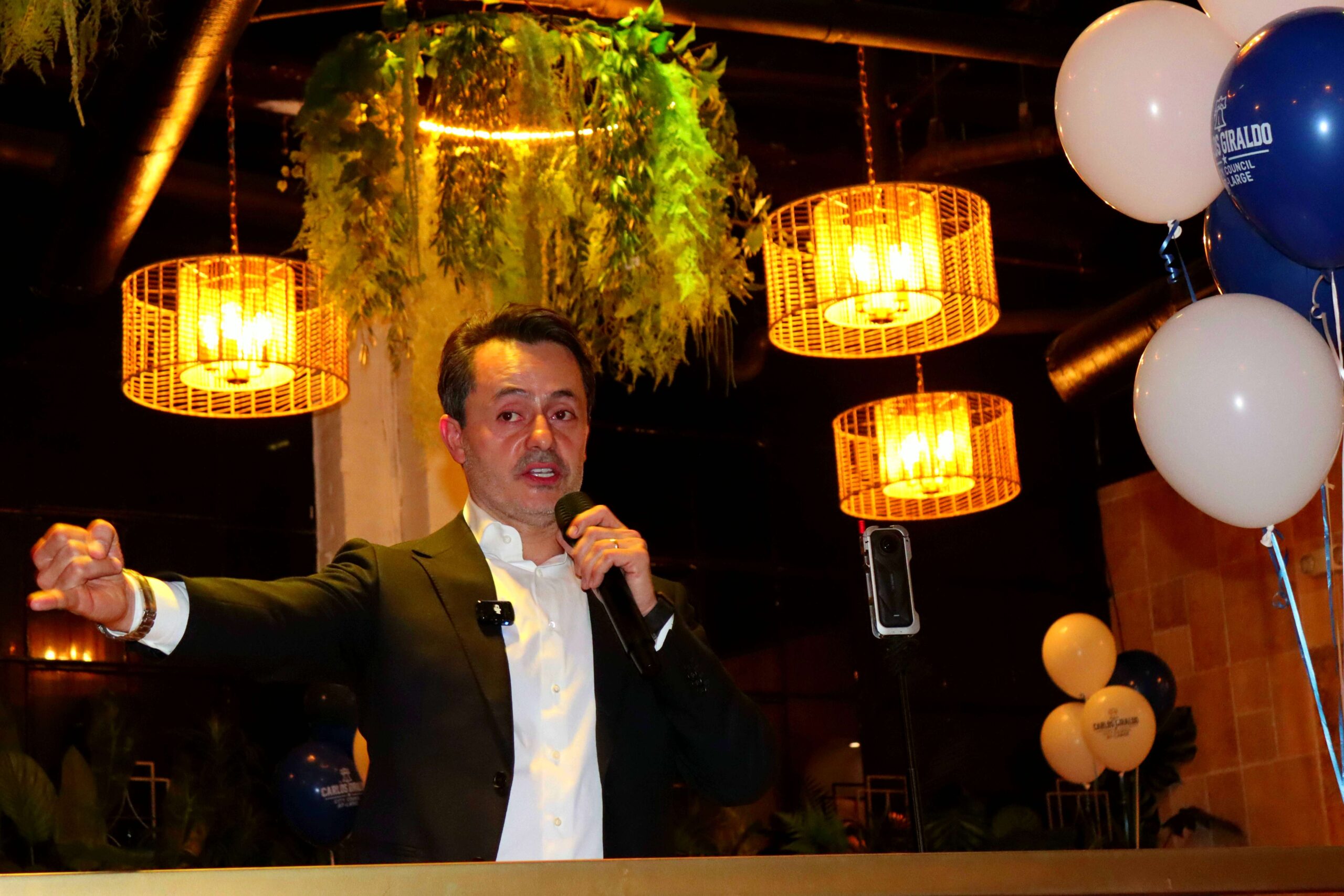 Carlos Giraldo lanza en Fishtown su candidatura al Concejo de Filadelfia para 2027